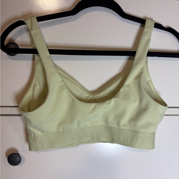 Vuori Sports Bra size medium - Picture 2 of 5